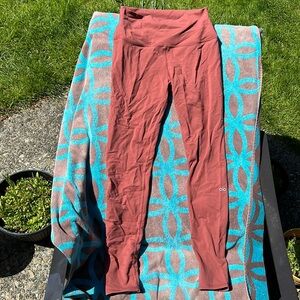 Alo Yoga Leggings